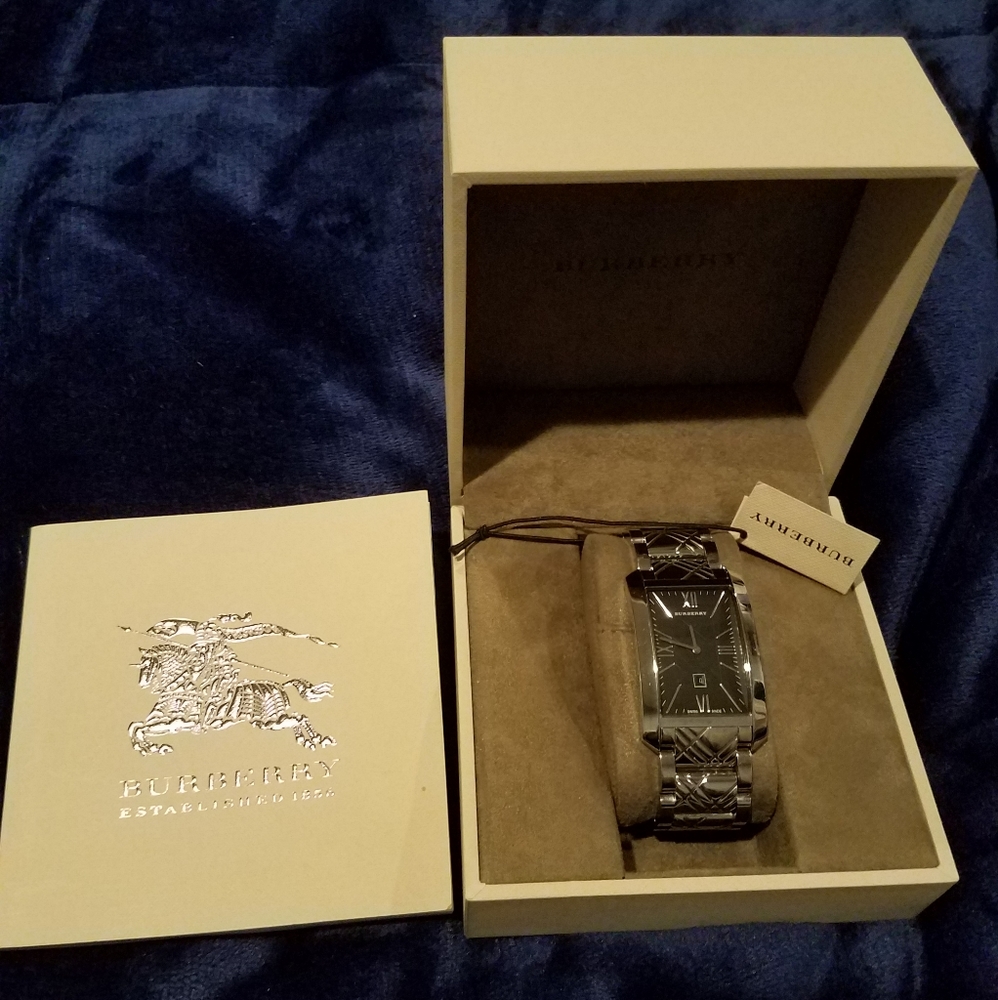 Burberry Men's Unisex Rectangular Watch L@@k!